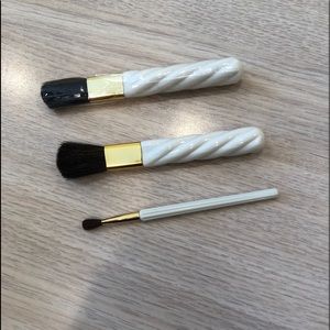 Estée Lauder make up brushes